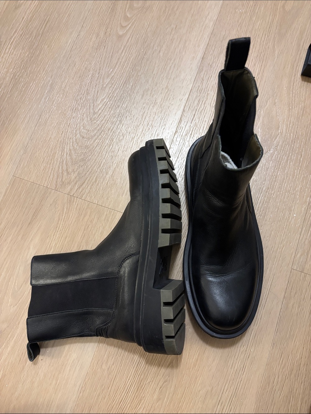 Zara Black Leather Chukka Boots - Picture 2 of 3